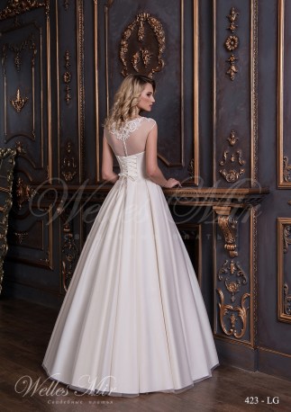 Wedding dress with appliques on the bodice-3